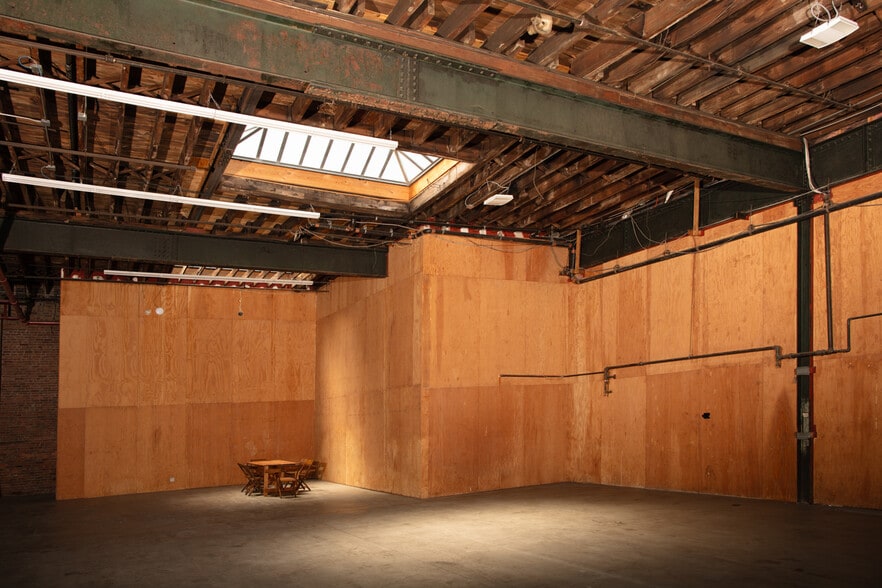 More Photos Of 176 Flushing Ave, Brooklyn Warehouse For Lease