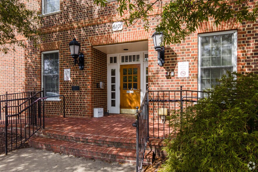 More Photos Of 6101 Redwood Square Ctr, Centreville Medical For Sale