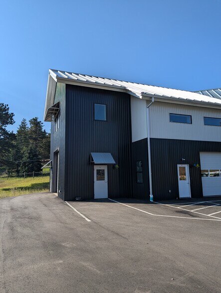 More Photos Of 64 Hyland Dr, Evergreen Showroom For Sale