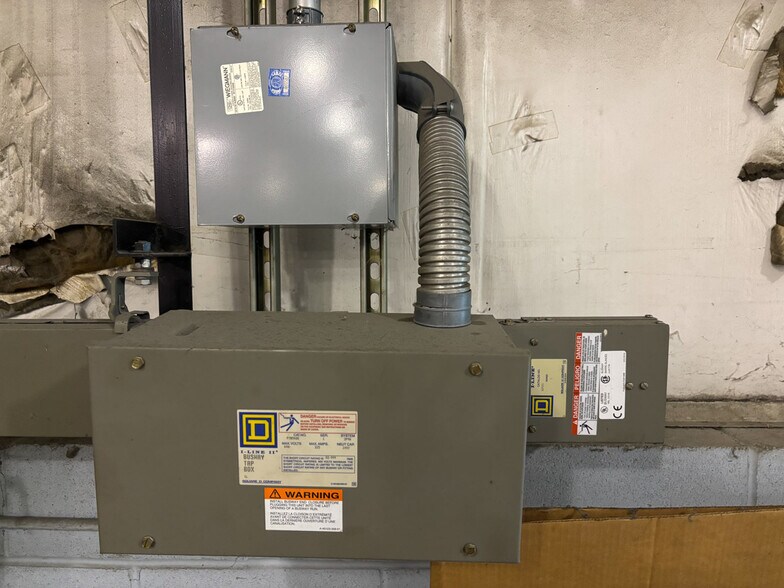 More Photos Of 1805-1811 Sawmill Pky, Huron Warehouse For Sale