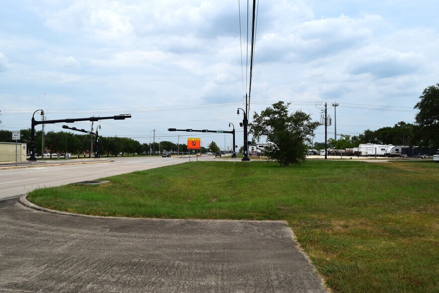 More Photos Of Bailey & McLean Rd., Pearland Land For Sale