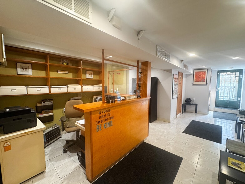 Primary Photo Of 4407 30th Ave, Astoria Flex For Lease