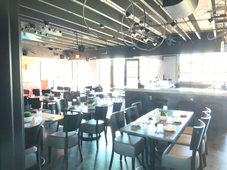 More Photos Of 5538 N 7th St, Phoenix Restaurant For Lease