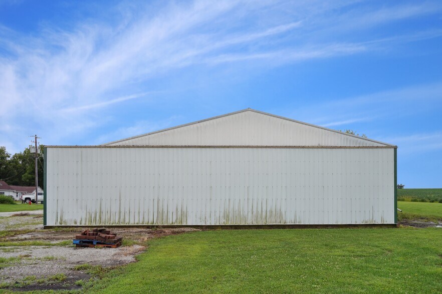 More Photos Of 206 Grant st, Zearing Industrial For Sale