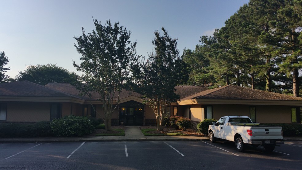 More Photos Of 5248 Olde Towne Rd, Williamsburg Office For Sale