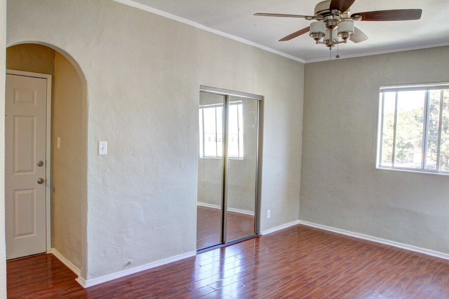 More Photos Of 1439 N Curson Ave, Los Angeles Apartments For Sale
