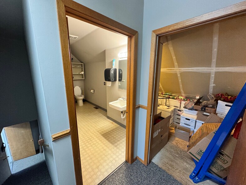 More Photos Of 160 Kelly Rd, Kalispell Flex For Lease