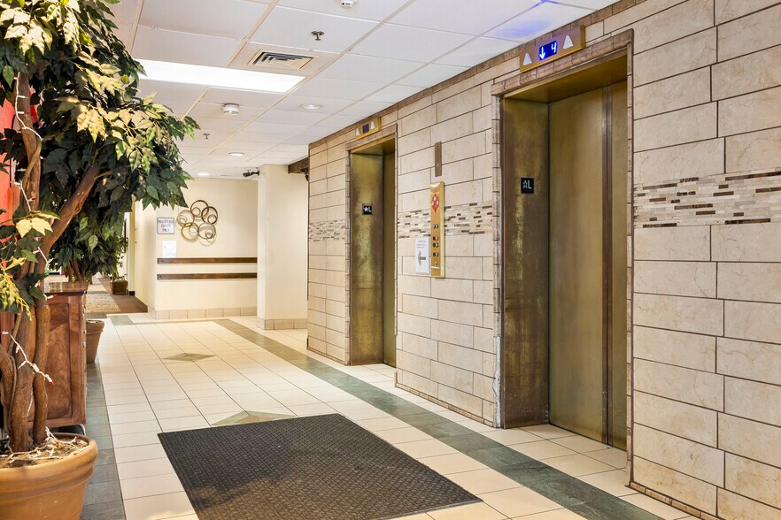 More Photos Of 3 Watervliet Avenue Ext, Albany Hotel For Sale