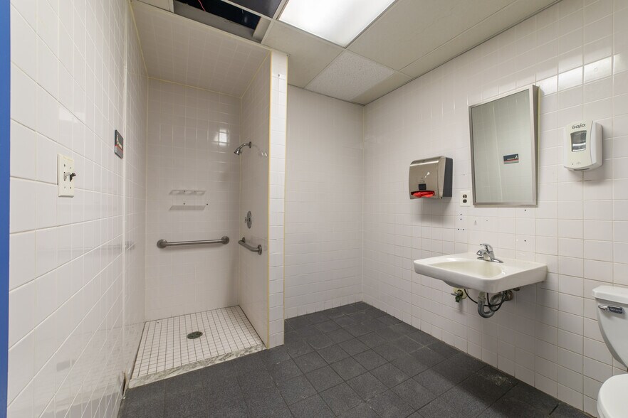 More Photos Of 450 State Route 34, Matawan Light Distribution For Lease