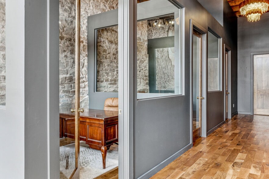 More Photos Of 104 S Kickapoo St, Lipan General Retail For Lease