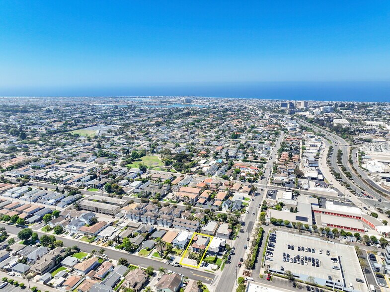 More Photos Of 203 Ogle St, Costa Mesa Multifamily For Sale
