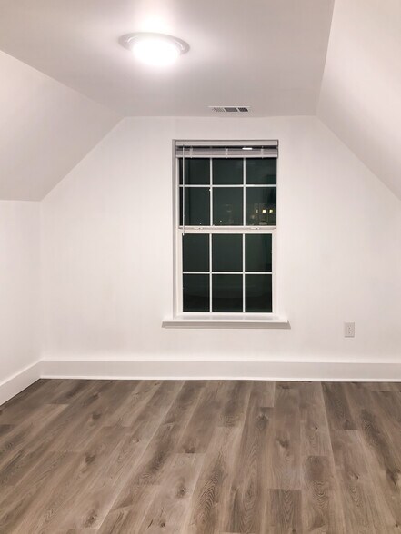 More Photos Of 55 Main St, Garden City Office Residential For Sale