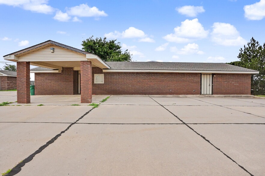 More Photos Of 1220 S Broadway, Hobart Office For Sale