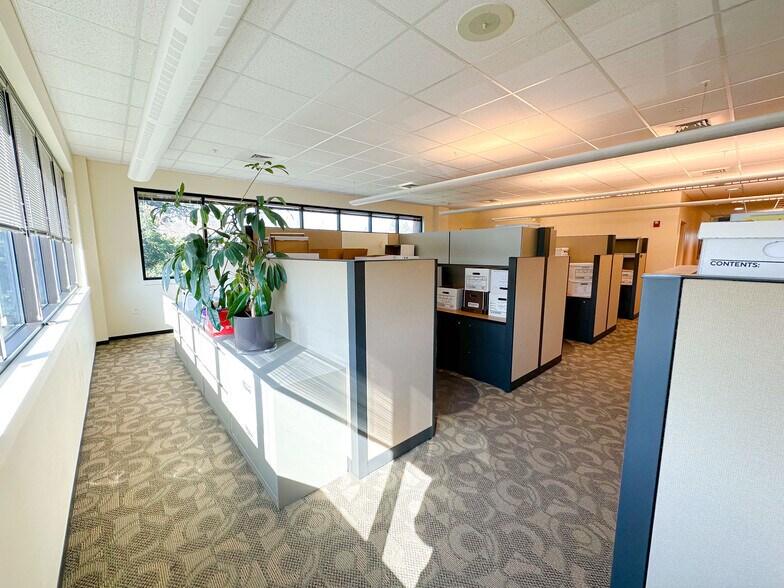 More Photos Of 5121 Skyline Village Loop S, Salem Medical For Sale