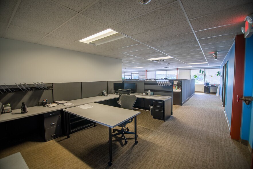 More Photos Of 6402 S Troy Cir, Englewood Office For Sale
