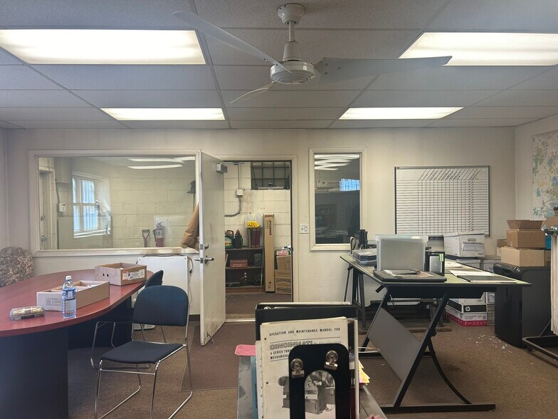 More Photos Of 5281 Lincoln St, Denver Manufacturing For Lease