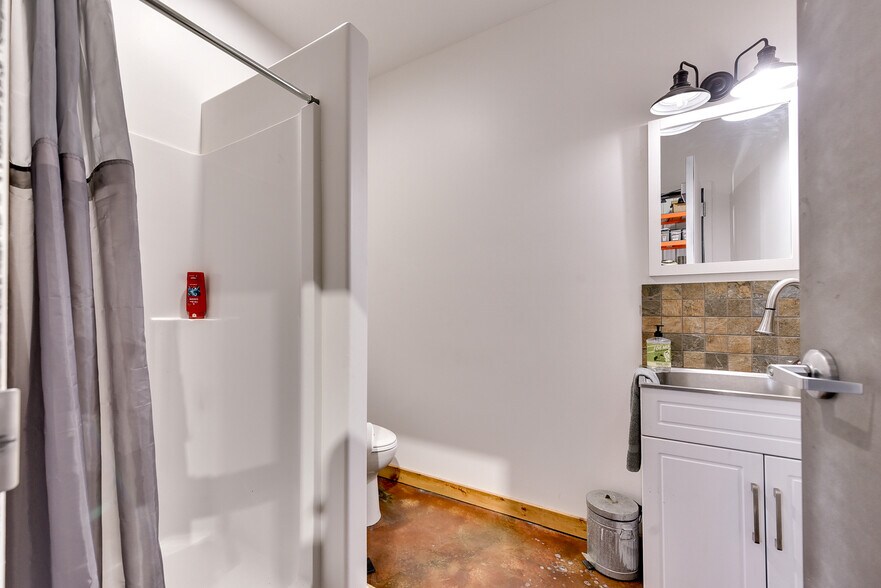 More Photos Of 1058 Sunburst Ln, Mead Warehouse For Sale