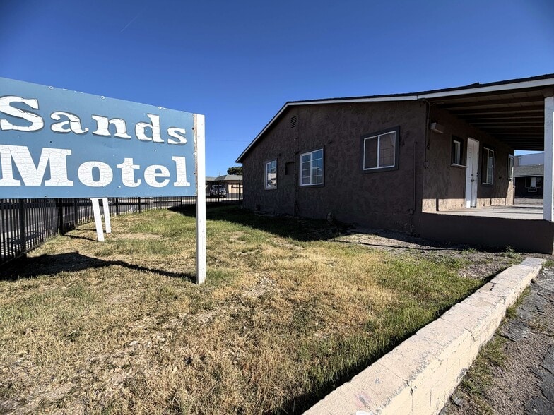 Primary Photo Of 924 E Main St, Barstow Hotel For Sale