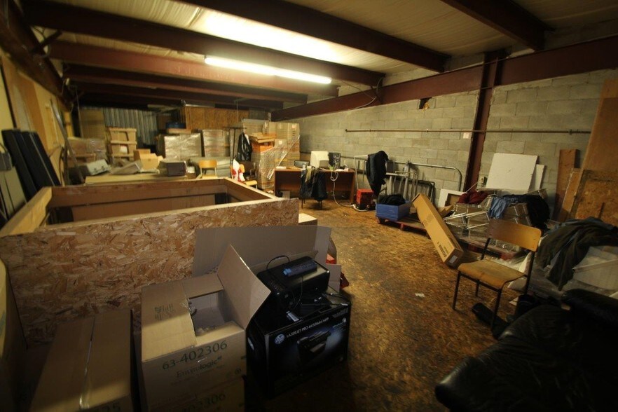 More Photos Of 900-914 Av Simard, Chambly Warehouse For Sale