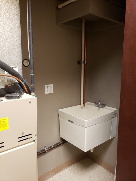 More Photos Of 31320 solon Rd, Solon Office For Sale