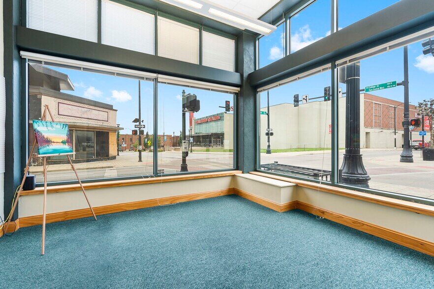 More Photos Of 324 Park Central W, Springfield Office For Lease