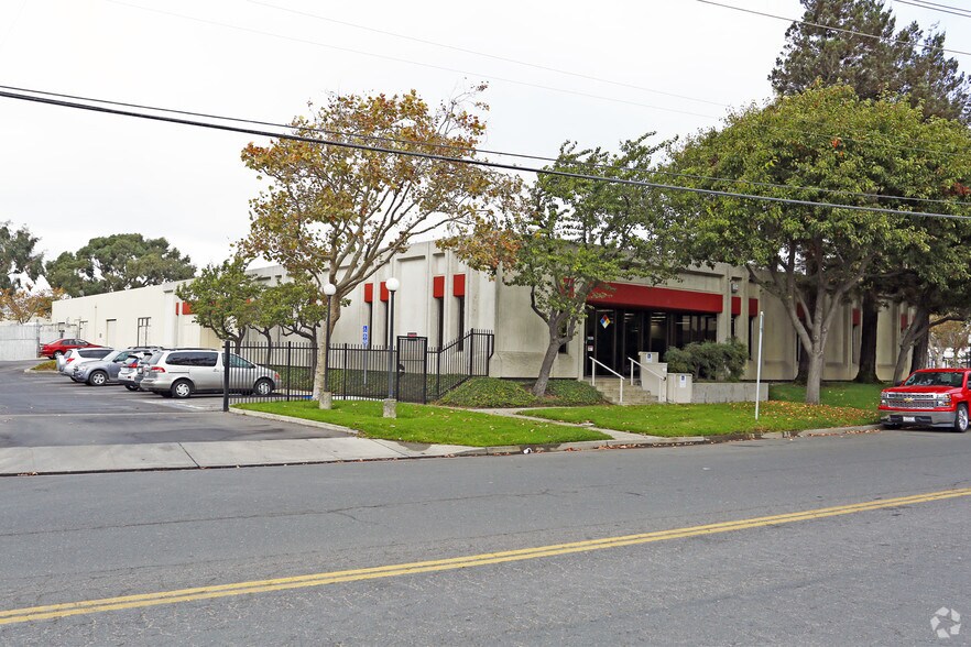 More Photos Of 3497-3535 Breakwater Ave, Hayward Research And Development For Lease