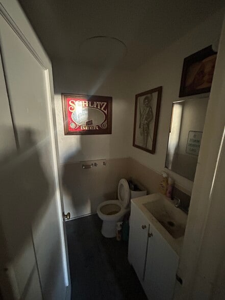 More Photos Of 14 Front St, Salinas Industrial For Sale