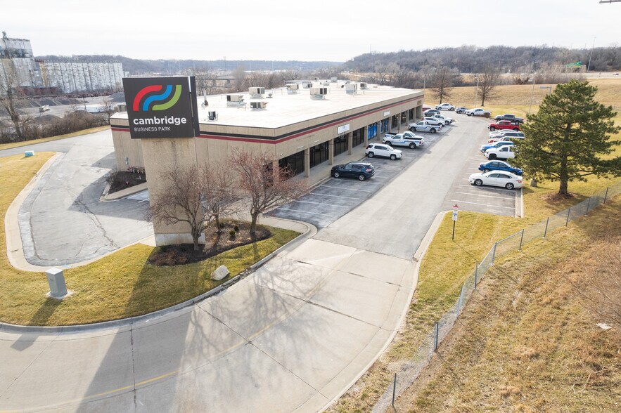 More Photos Of 1300-1322 Adams St, Kansas City Manufacturing For Lease