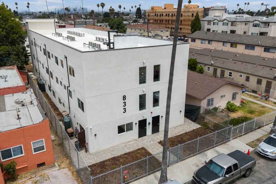 More Photos Of 833 W 84th St, Los Angeles Apartments For Sale
