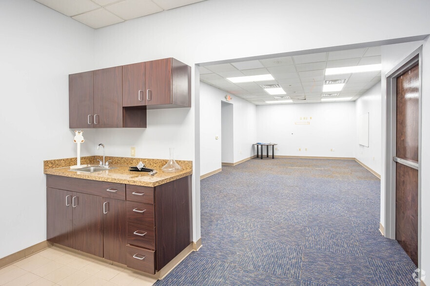 More Photos Of 1301 Grandview Ave, Pittsburgh Office For Lease