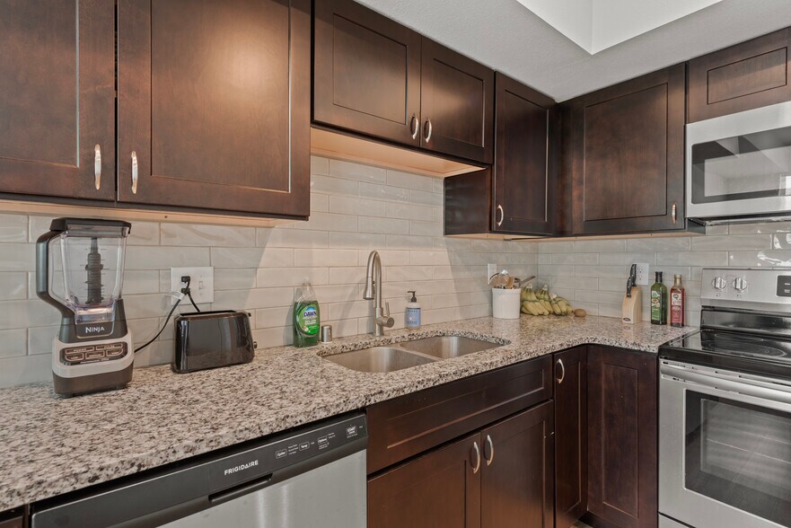 More Photos Of 419 E E St, Deer Park Multifamily For Sale