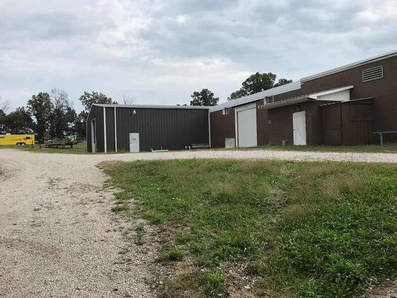 More Photos Of 1230 S Meadville Rd, Davisville Manufacturing For Lease