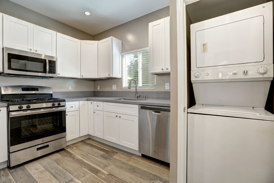 More Photos Of 1271 S Sycamore Ave, Los Angeles Apartments For Sale