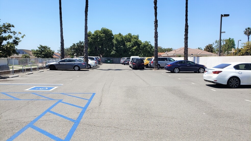 More Photos Of 1500 N Grand Ave, Santa Ana Medical For Lease
