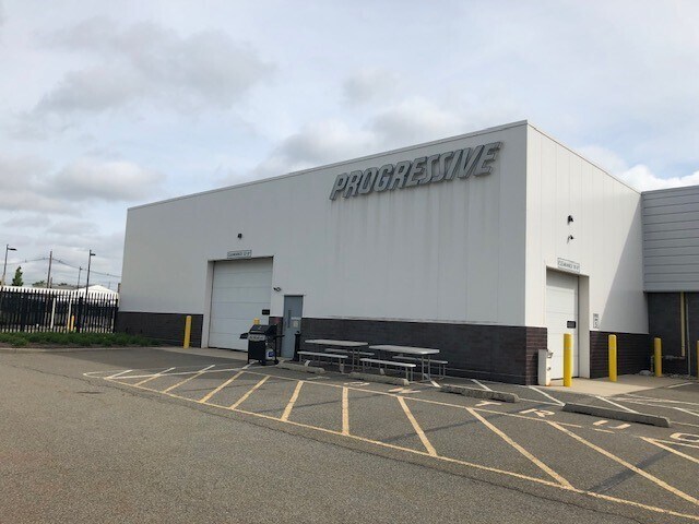 More Photos Of 152 West St, South Plainfield Showroom For Sale