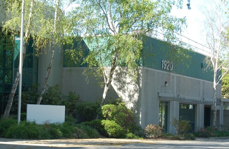 More Photos Of 1910-1920 5th St, Davis Light Manufacturing For Sale