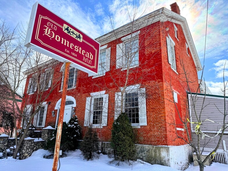 More Photos Of 6 Church St, Nassau Apartments For Sale