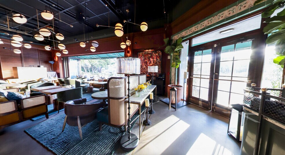 More Photos Of 5556 NE 4th Ct, Miami Restaurant For Lease