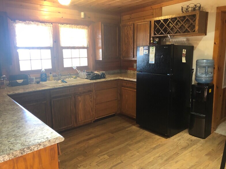 More Photos Of 4225 E Highway 290, Dripping Springs Office For Sale