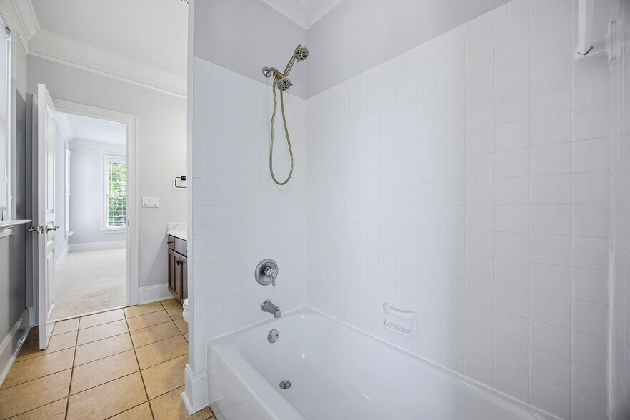 More Photos Of 574 East Ave NE, Atlanta Multifamily For Sale