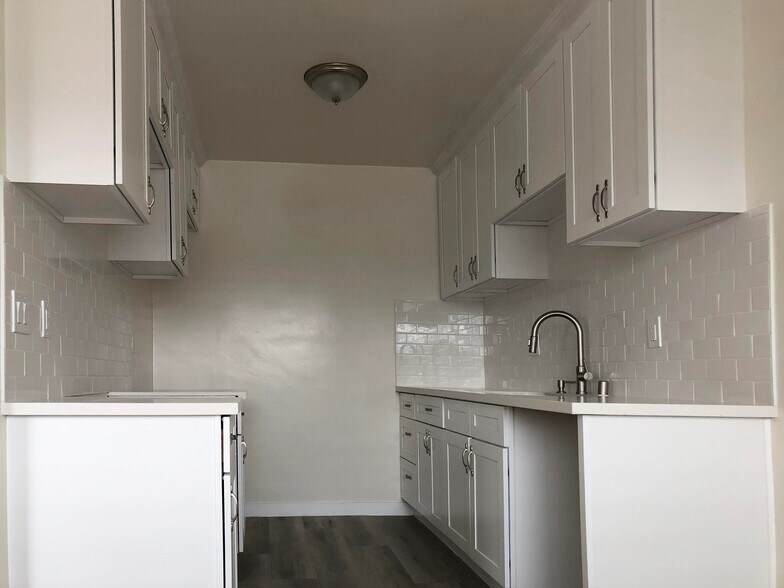 More Photos Of 1518 10th St, Santa Monica Apartments For Sale