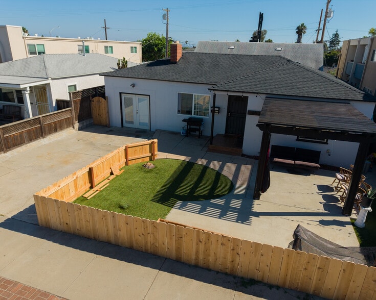 More Photos Of 1951 Hornblend St, San Diego Apartments For Sale