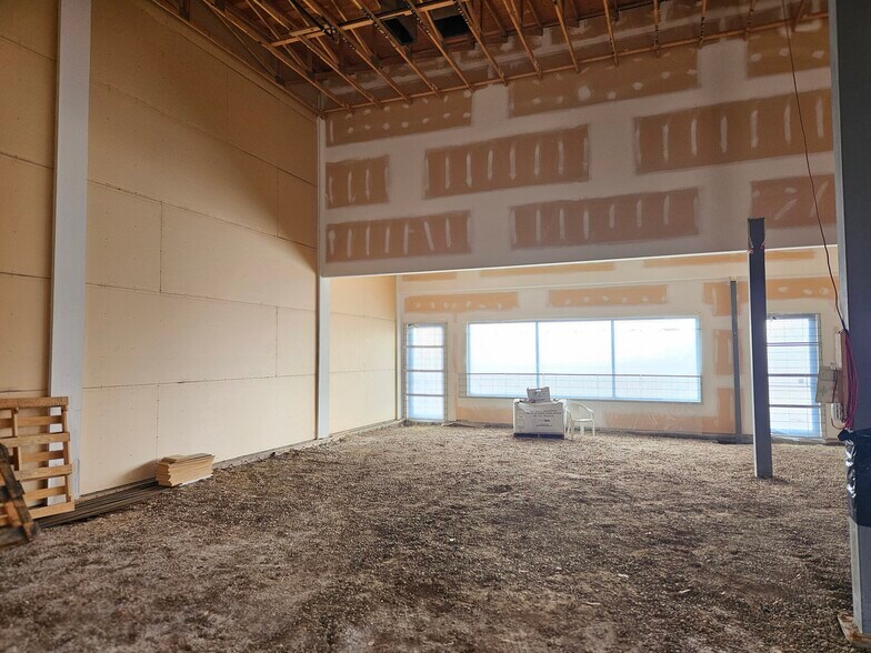 More Photos Of 5116 46 Ave, Tofield General Retail For Lease