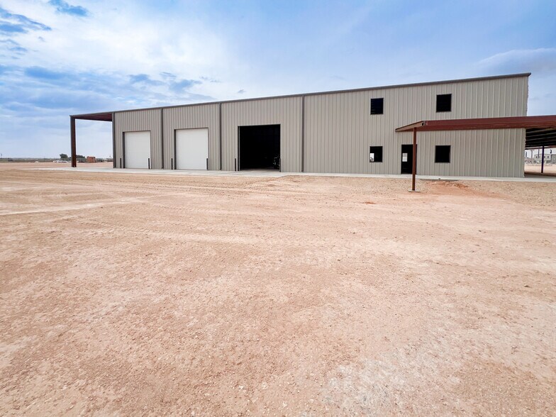 More Photos Of 4601 E County Road 128, Midland Warehouse For Lease