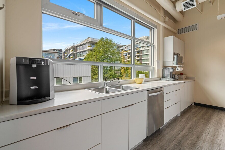 More Photos Of 388 Harbour Rd, Victoria Storefront Retail Office For Sale