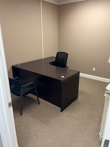 More Photos Of 127 Bob Fitz Rd, Gray Medical For Lease