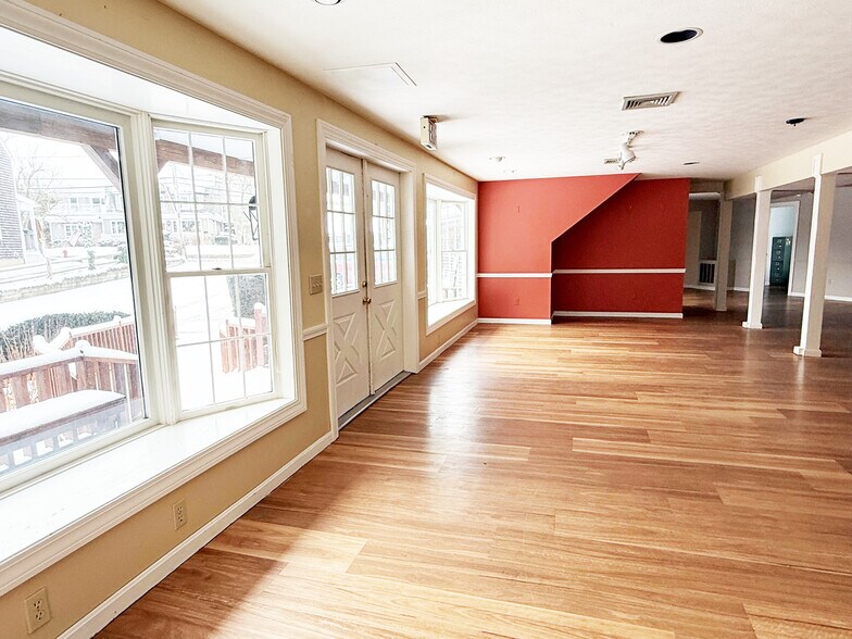 More Photos Of 450 Main St, Chatham Storefront Retail Residential For Lease