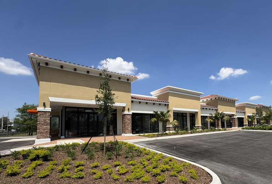 More Photos Of 6251-6301 County Line Rd, Miramar Unknown For Lease