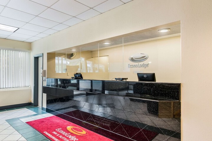 More Photos Of 1095 Wayne Ave, Chambersburg Hotel For Sale