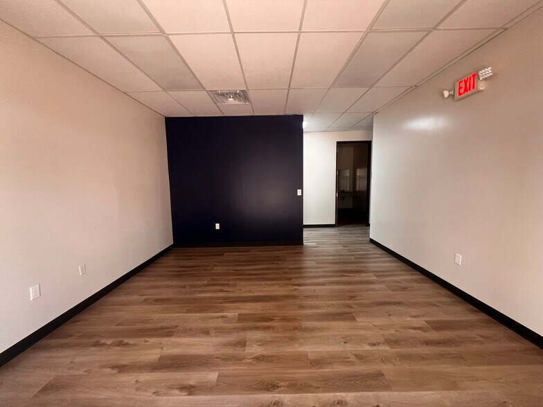 More Photos Of 11950 Alief Clodine Rd, Houston Light Distribution For Lease
